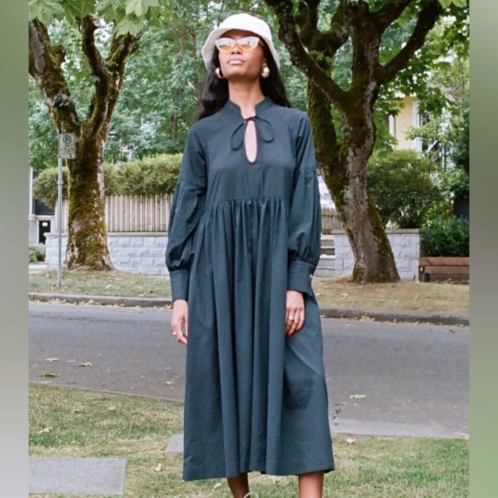 A Bronze Age house dress in black cotton